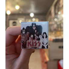 Значок KISS 