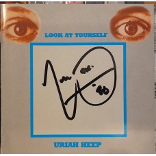 CD Uriah Heep Look At Yourself с автографами Ken Hensley и Mick Box