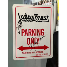 Железная табличка винтаж Judas Priest (parking only) - с американского тура. Продукция с оригинальными автографами Glenn Tipton и Scott Travis